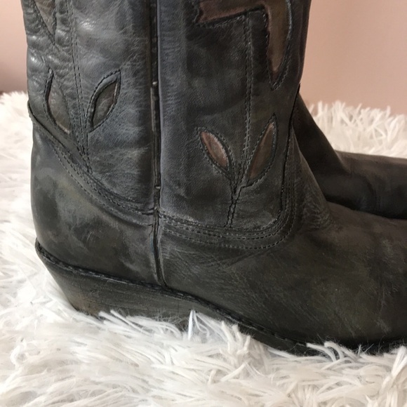 Oak Tree Distressed Western Boot - Picture 4 of 13
